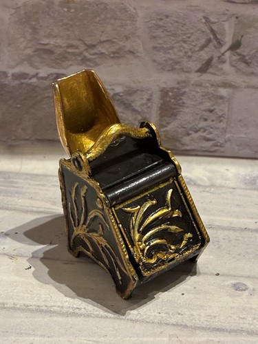 Dolls house scale - 1/12,