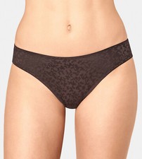 Triumph Body Make-up Blossom