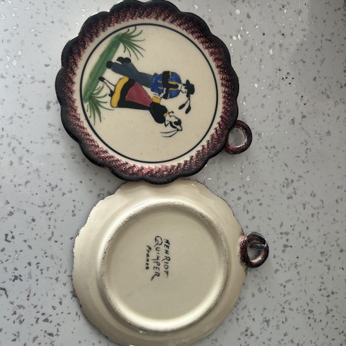 Henriot medallion