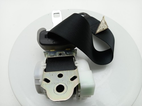 Toyota rav seat belt - belt, rear