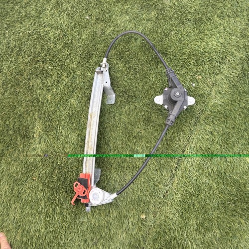 Manual window regulator - window, rear