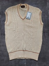 Men's sleeveless pullover by