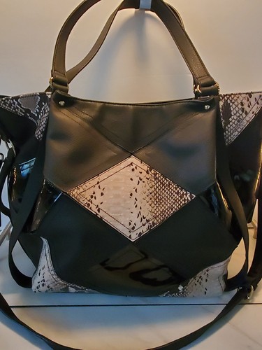 Nwot black with snakeskin - nwot,