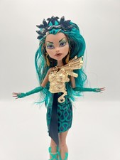 Monster High Boo York Nefera de Nile Doll with Stand & Brush Excellent Condition