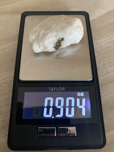 Gold ore mineral specimen - gold, in