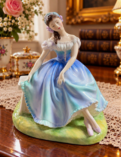Royal doulton giselle hn2139 - royal,