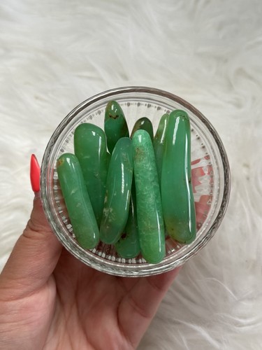 Chrysoprase aaa grade tumbled - chrysoprase,