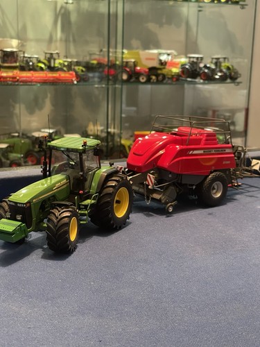 Universal hobbies massey - 1/32,