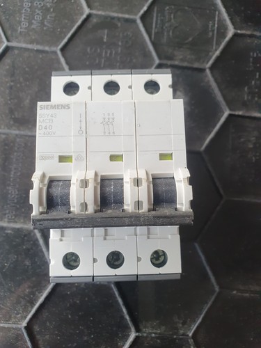 Siemens 5sy43 triple pole - pole, mcb