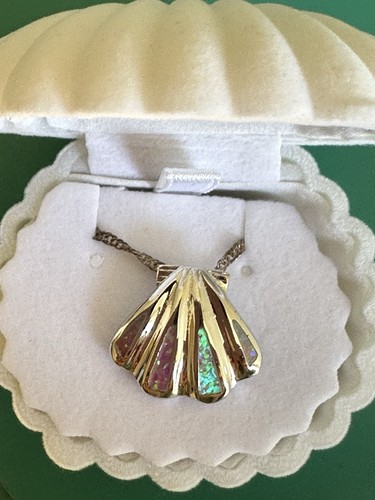 Silver seashell clam pendant - silver,
