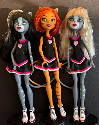 Monster high dolls feerleading - monster,