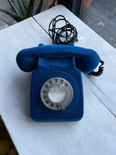 Working Old Style Telephone In