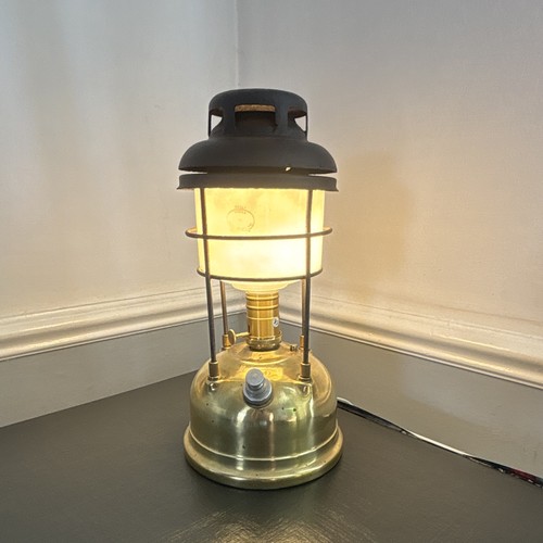 Tilley lamp guardsman