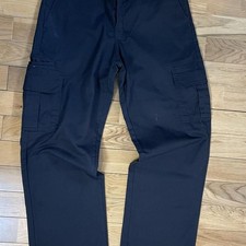 Dickies black  straight leg cargo pants with a relaxed fit size 32/30