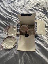 Royal doulton set of - •,