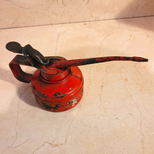 Small vintage oil can - vintage,