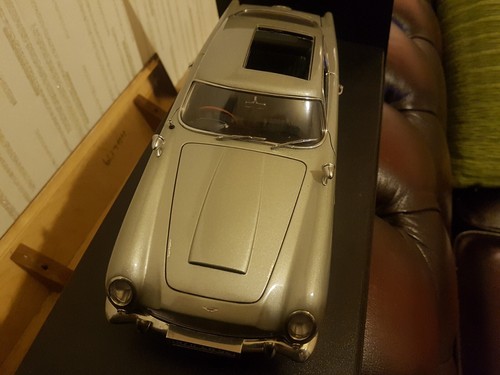 Autoart james bond - james, aston