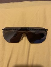 This is a pair of Diesel DL 0259 20C 1370140-3 sunglasses.