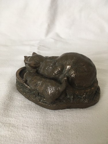 Cold cast bronze figurine cat - cast,