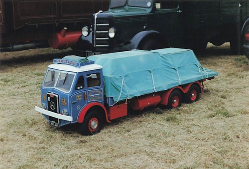 Old truck vintage - model, photo