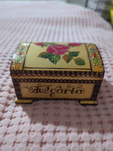 Wooden carved trinket box - wooden,
