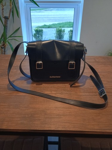 Martens black leather - dr,