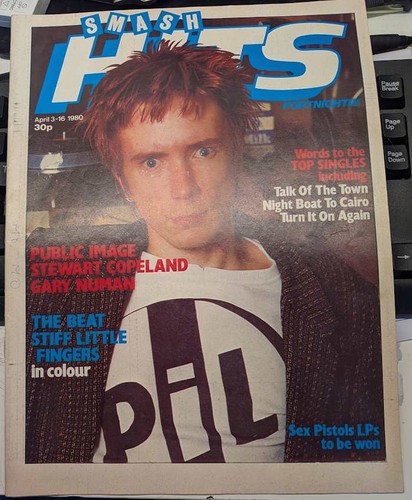 Smash hits magazine april to - smash,