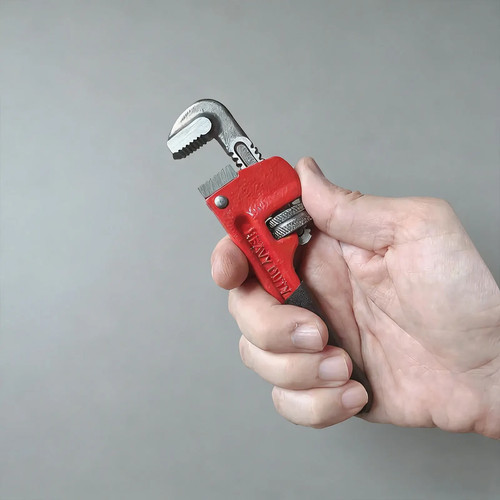 Small pipe wrench - small, 6