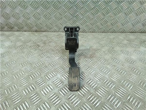 A9063000404 accelerator gas - accelerator,