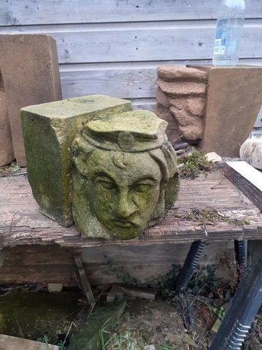 Old stone queens - old, head