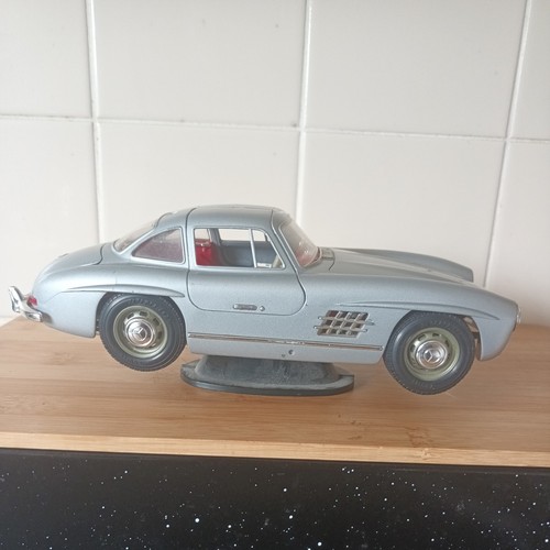 Burago scale mercedes - burago,