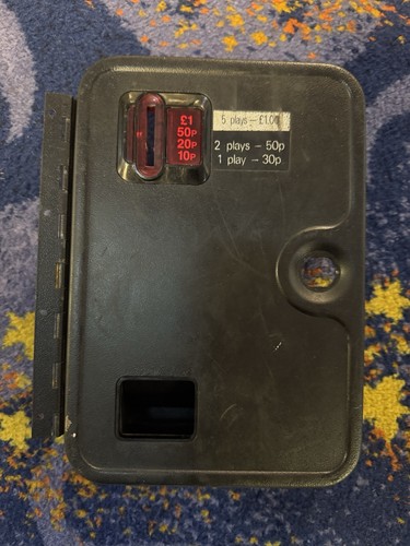Single slot coin mech - slot, door