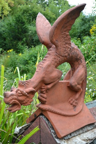 Large dragon roof finial half