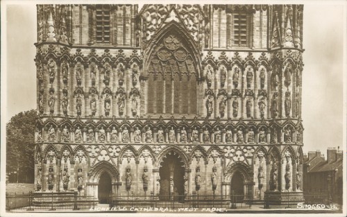 Real photo lichfield cathedral - real,