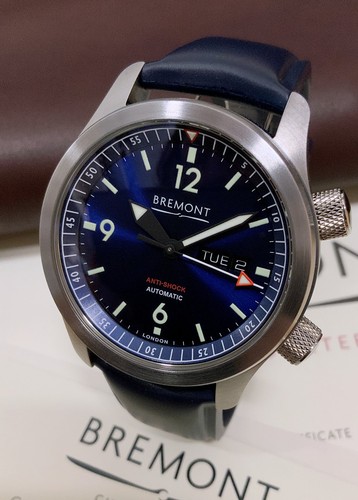 Bremont 42mm blue - dial, box