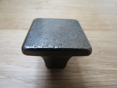 Plain square shaker knob - square, cast