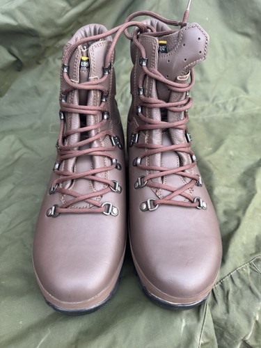 British army altberg defender - british,