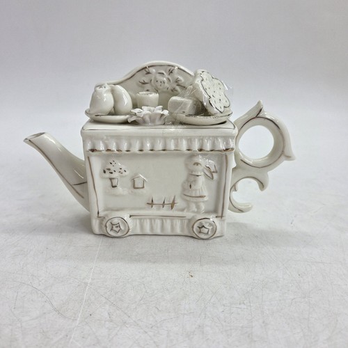 Novelty ceramic cooker - cooker, teapot