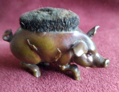 Small victorian brass pig pin - small,