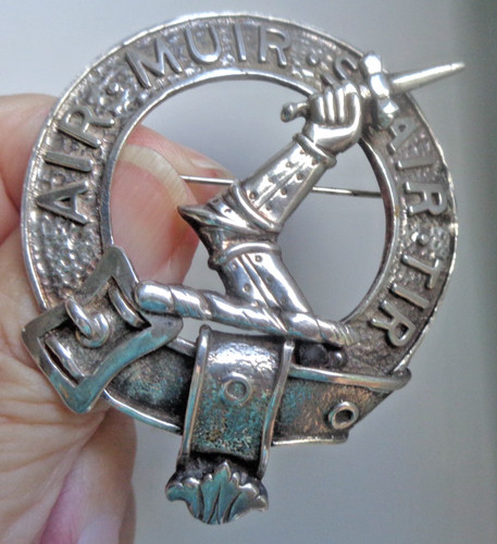 Silver clan badge brooch - silver,