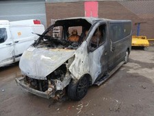 RENAULT TRAFIC 1.6 MINIBUS  BREAKING SPARE PARTS GEARBOX SHOCK HUB 2015 - 2020