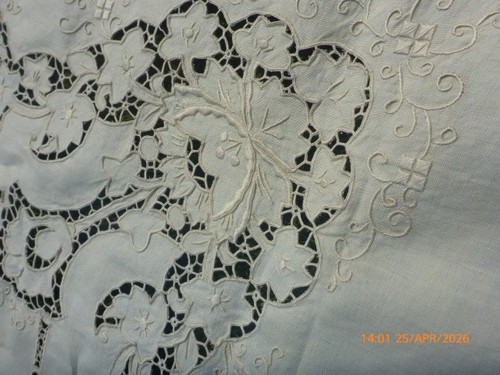Stunning vintage embroidered - stunning,