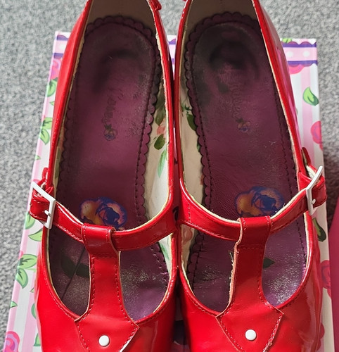 Irregular choice bed roses - irregular,