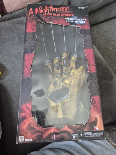 Freddy kruegers glove prop - kruegers,