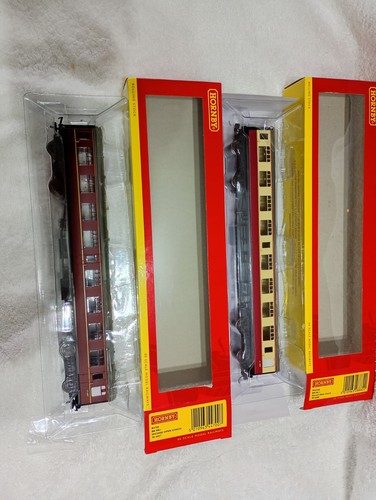 Hornbyr4700 and r4620a coaches - and,