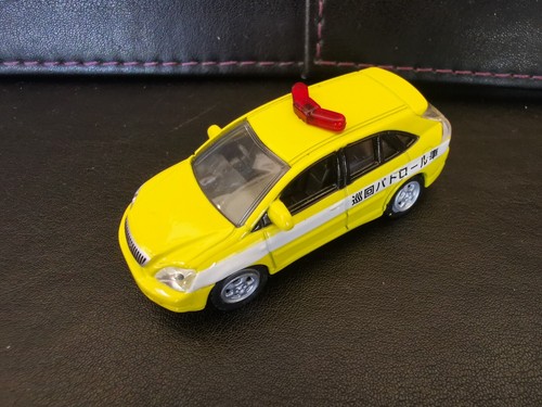 Yellow toyota harrier lexus - yellow, (lexus