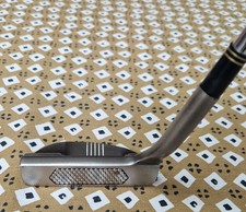 Great quality putter. Pixel 1.8 Series Putter. Excellent CONDITION. 32".