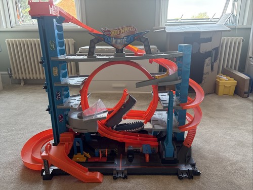 Hot wheels ultimate - hot,