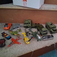 Die-Cast Toy Aircraft Set –