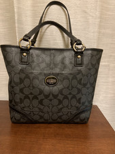 COACH Peyton Signature Luxury